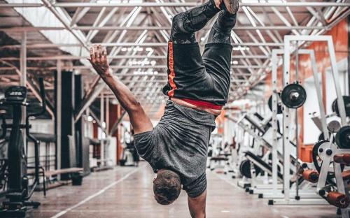 Воронеж паблика фитнес в пять. Ти Джим тренировки. Infiz Gym Воронеж. Спорт в фитнес клубе. Приглашение в фитнес клуб.